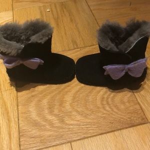 Baby/toddler black and purple Ugg’s size 4-5